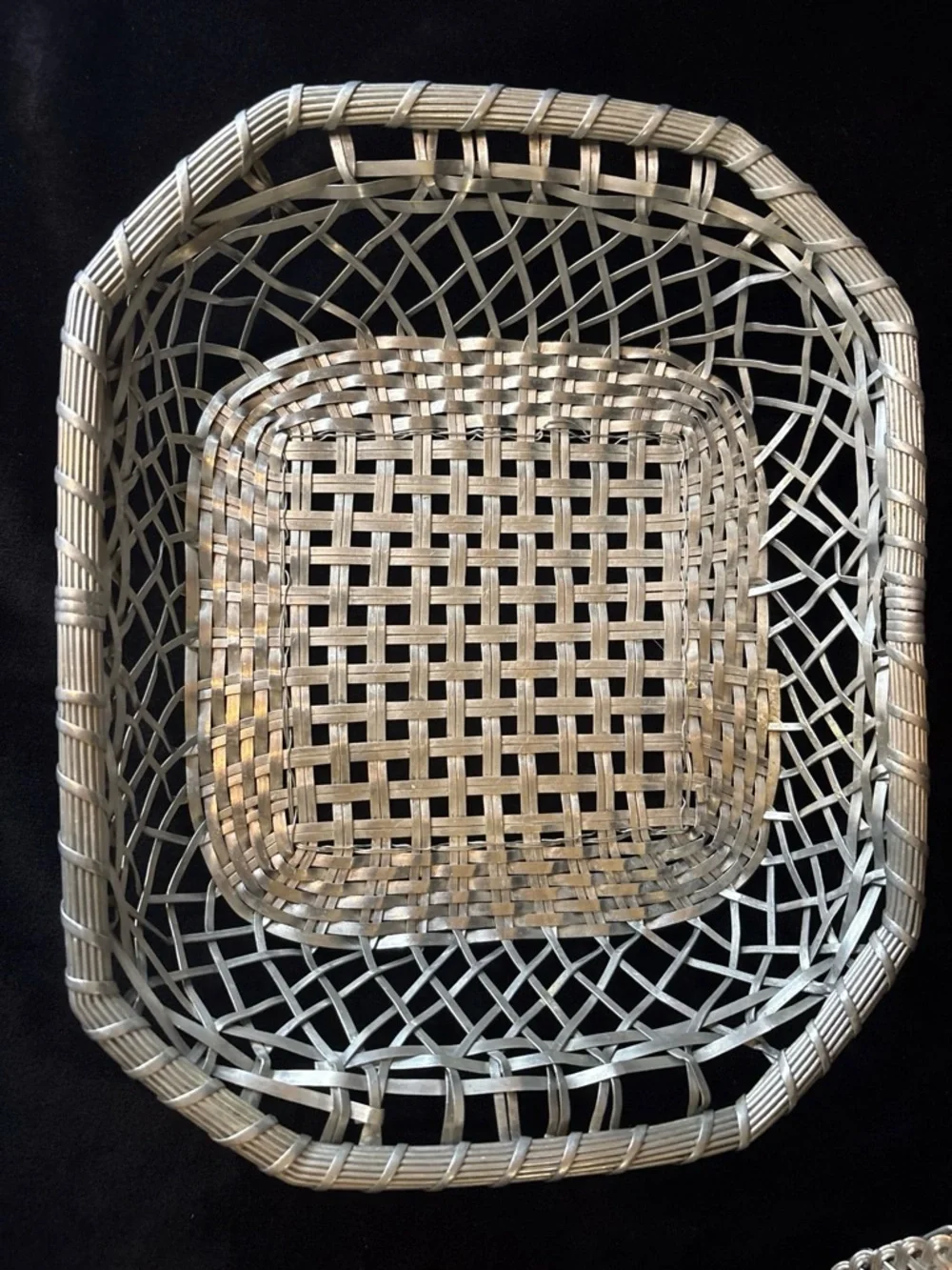 VTG Woven Wire Metal Baskets Set 2 OS Silver Cottagecore Rustic Farmhouse